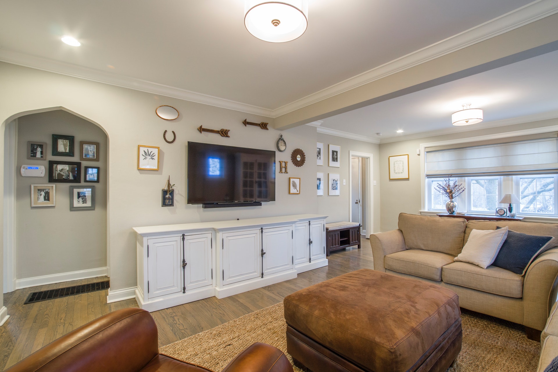 A picture of the living room